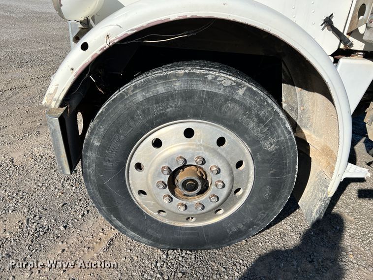 image for item ID9637 1982 Peterbilt 359  flatbed truck