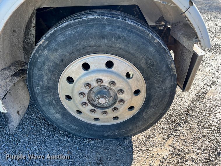 image for item ID9637 1982 Peterbilt 359  flatbed truck