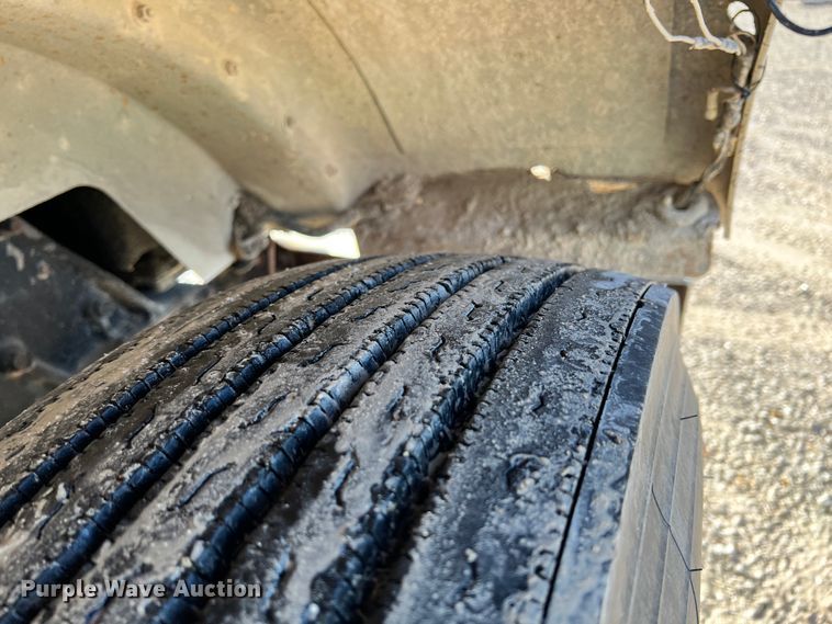 image for item ID9637 1982 Peterbilt 359  flatbed truck