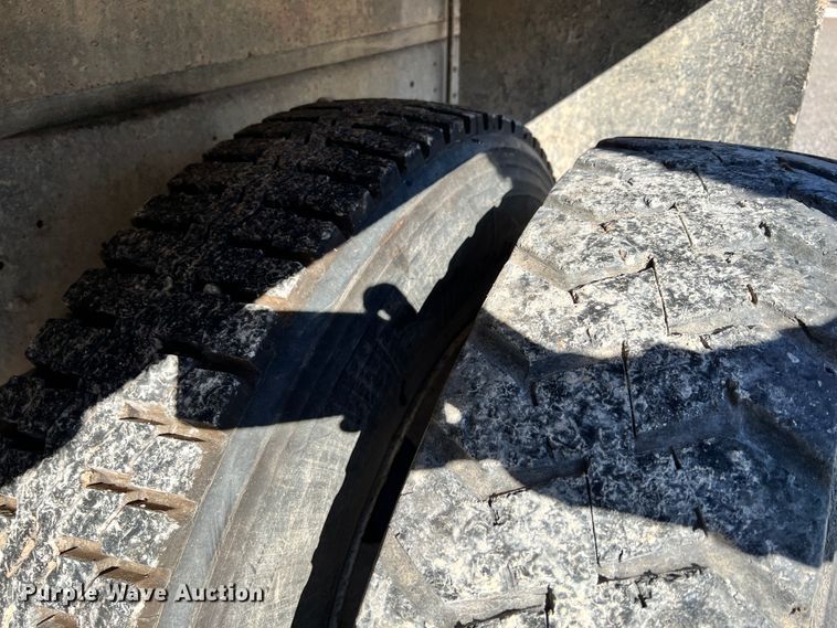 image for item ID9637 1982 Peterbilt 359  flatbed truck