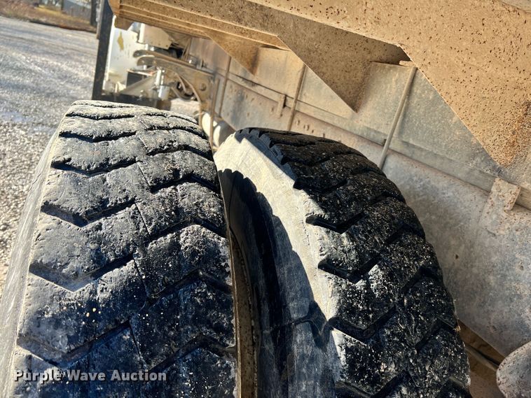 image for item ID9637 1982 Peterbilt 359  flatbed truck