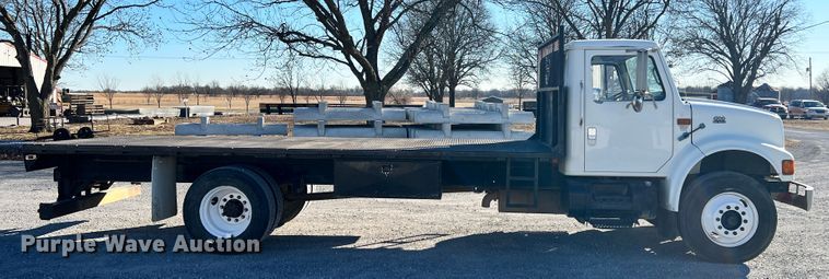 image for item ID9656 1998 International 4700  flatbed truck