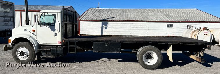 image for item ID9656 1998 International 4700  flatbed truck