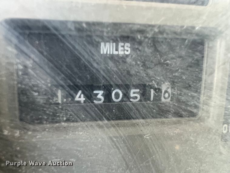 image for item ID9656 1998 International 4700  flatbed truck