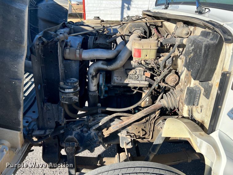 image for item ID9656 1998 International 4700  flatbed truck