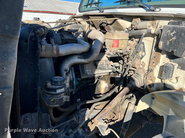 image for item ID9656 1998 International 4700  flatbed truck