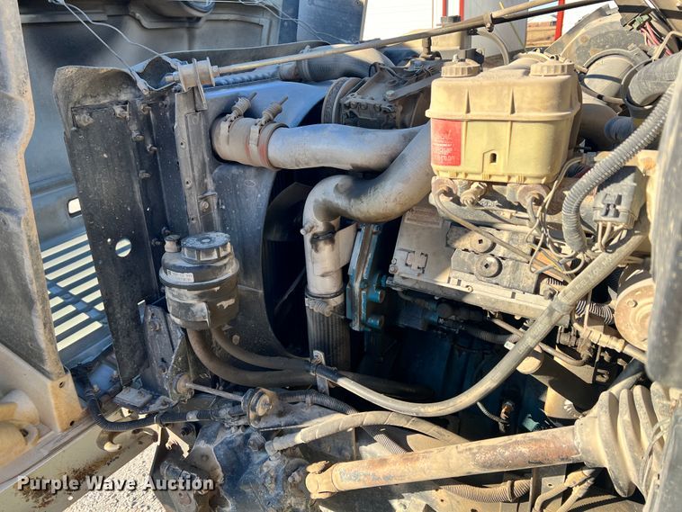 image for item ID9656 1998 International 4700  flatbed truck