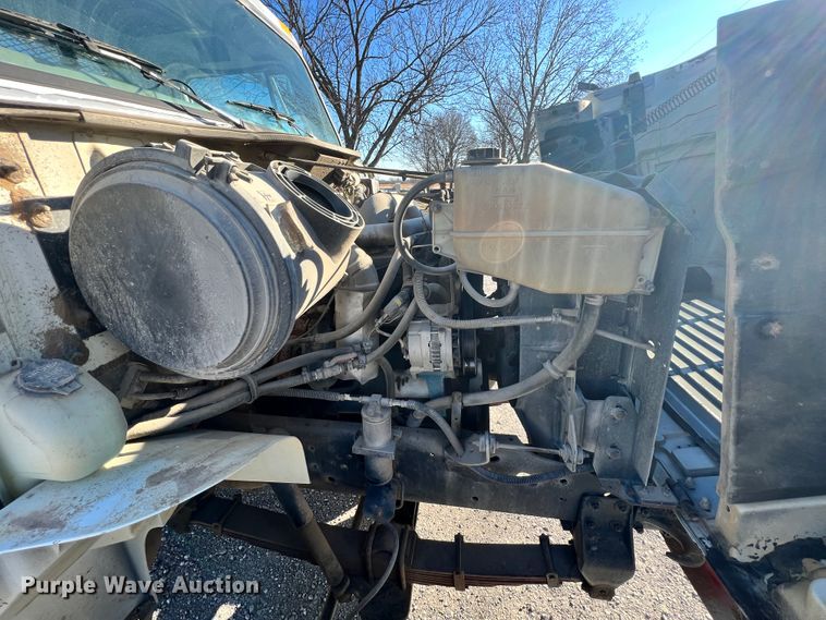 image for item ID9656 1998 International 4700  flatbed truck