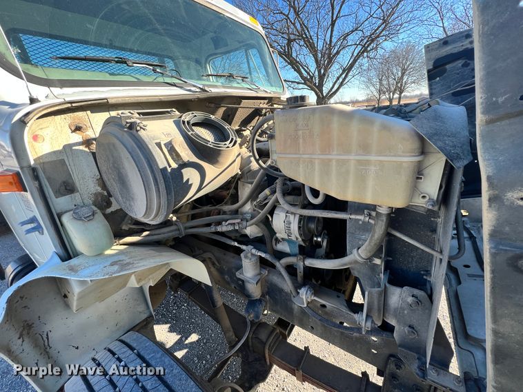 image for item ID9656 1998 International 4700  flatbed truck