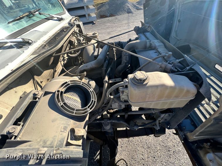 image for item ID9656 1998 International 4700  flatbed truck