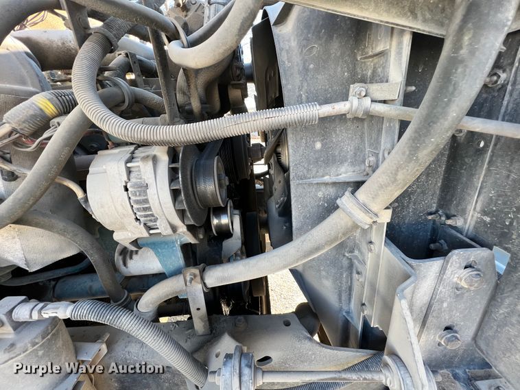 image for item ID9656 1998 International 4700  flatbed truck