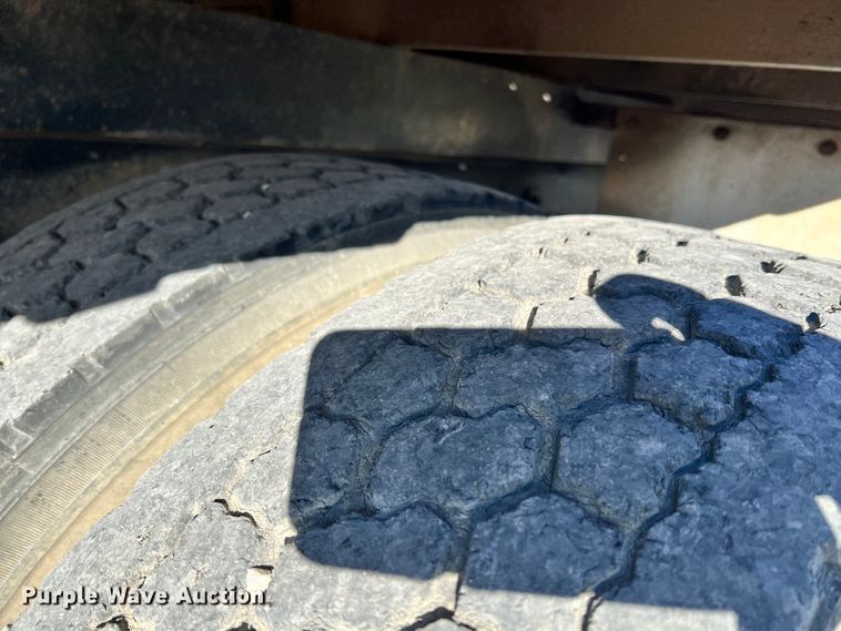 image for item ID9656 1998 International 4700  flatbed truck