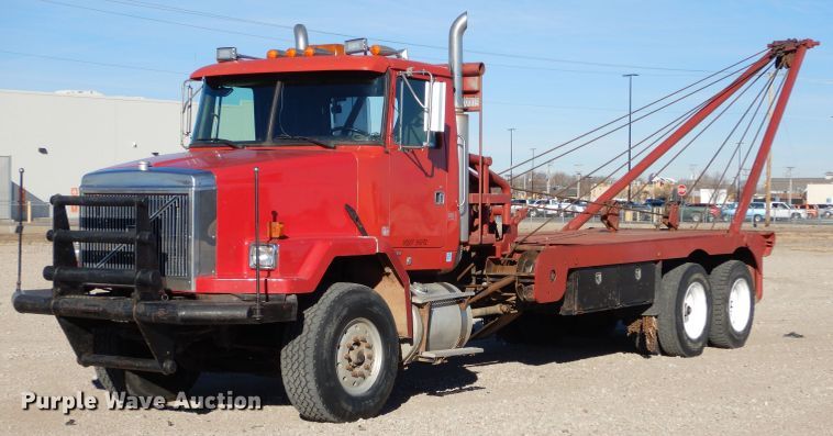 image for item IE9564 1999 Volvo ACL  winch truck