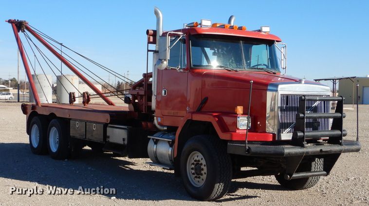 image for item IE9564 1999 Volvo ACL  winch truck