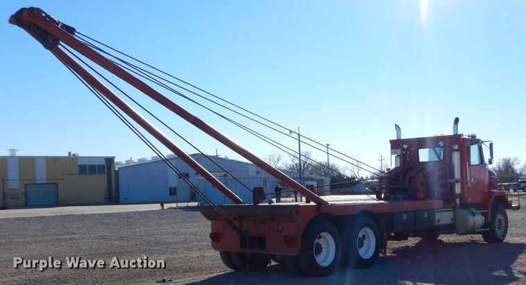 image for item IE9564 1999 Volvo ACL  winch truck