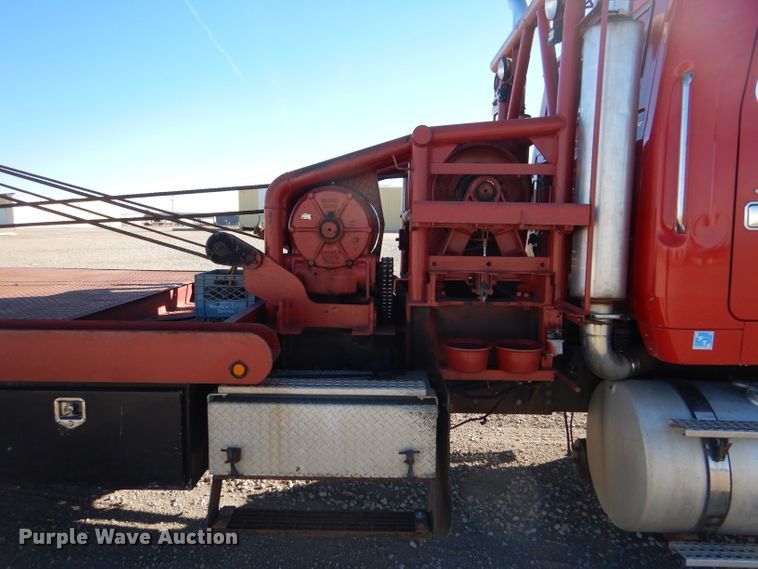 image for item IE9564 1999 Volvo ACL  winch truck