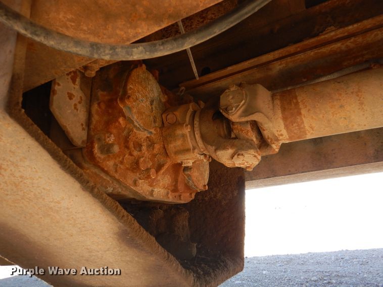 image for item IE9564 1999 Volvo ACL  winch truck