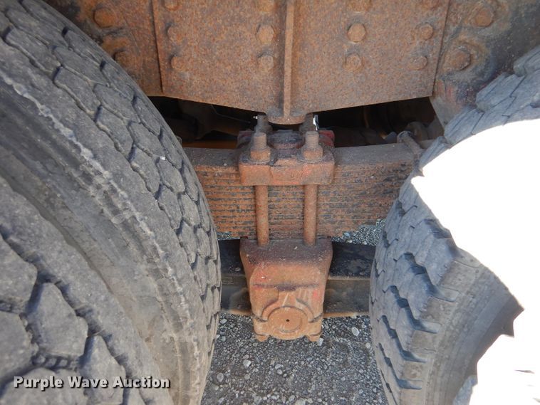 image for item IE9564 1999 Volvo ACL  winch truck