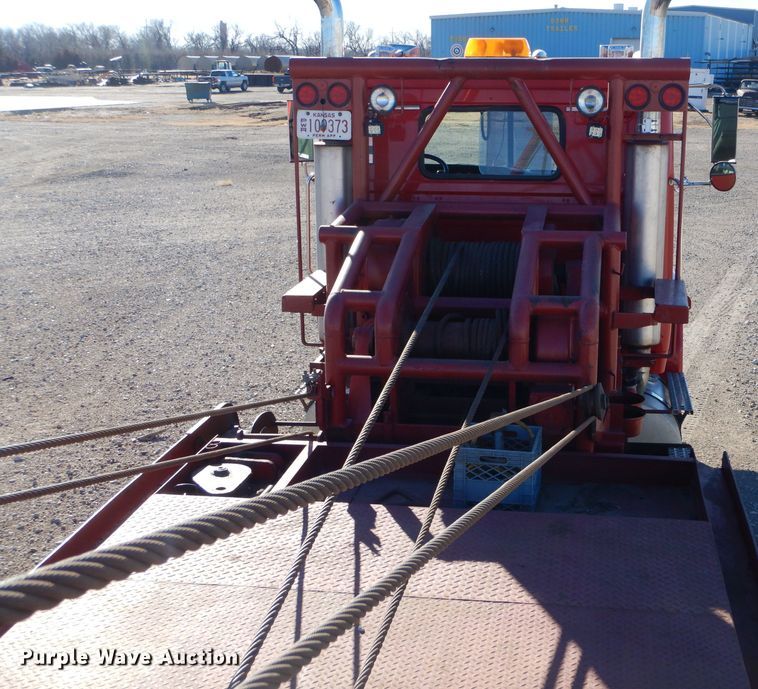 image for item IE9564 1999 Volvo ACL  winch truck