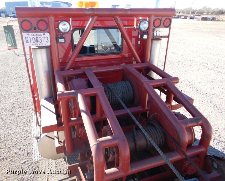 image for item IE9564 1999 Volvo ACL  winch truck