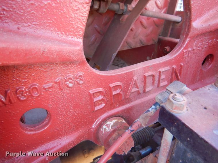 image for item IE9564 1999 Volvo ACL  winch truck