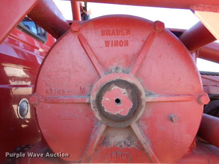 image for item IE9564 1999 Volvo ACL  winch truck