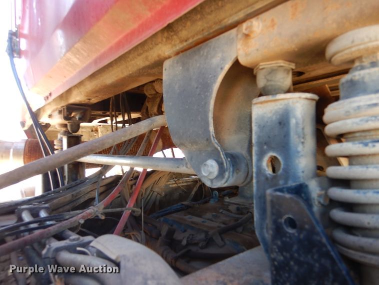 image for item IE9564 1999 Volvo ACL  winch truck