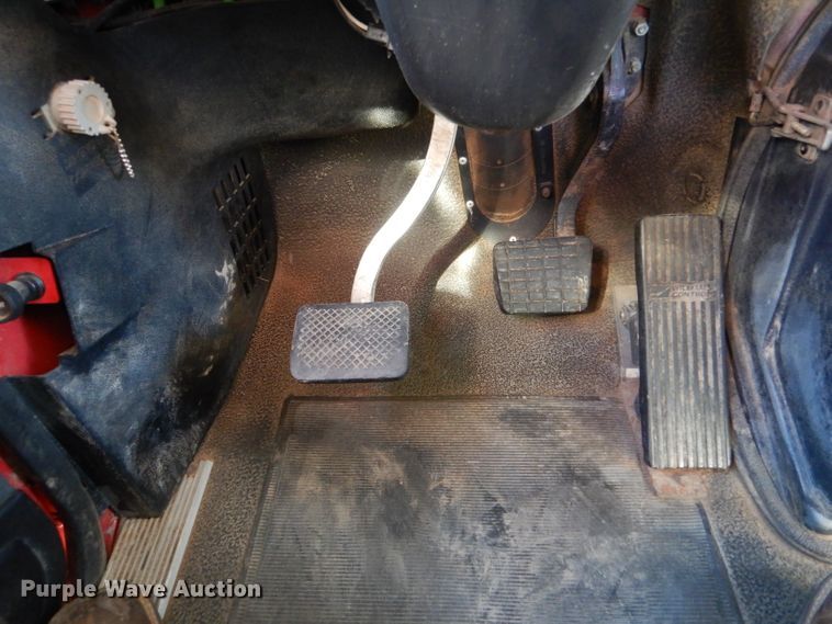 image for item IE9564 1999 Volvo ACL  winch truck