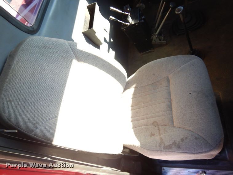 image for item IE9564 1999 Volvo ACL  winch truck