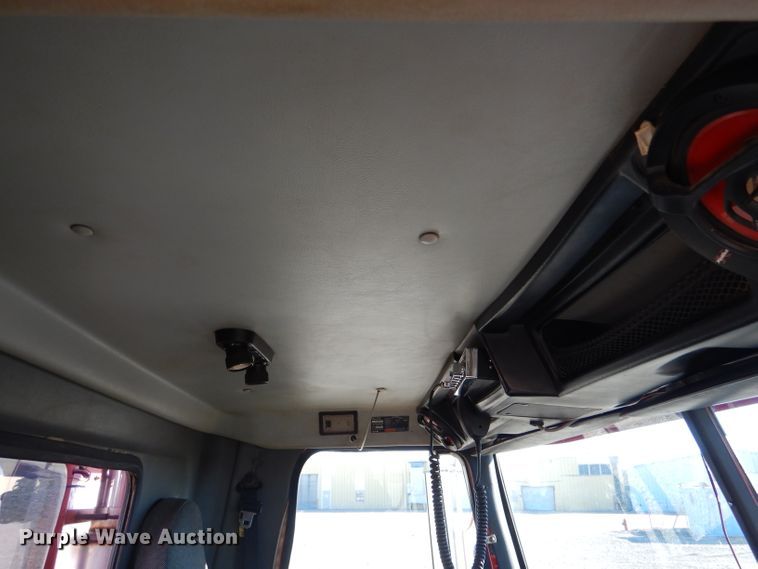 image for item IE9564 1999 Volvo ACL  winch truck