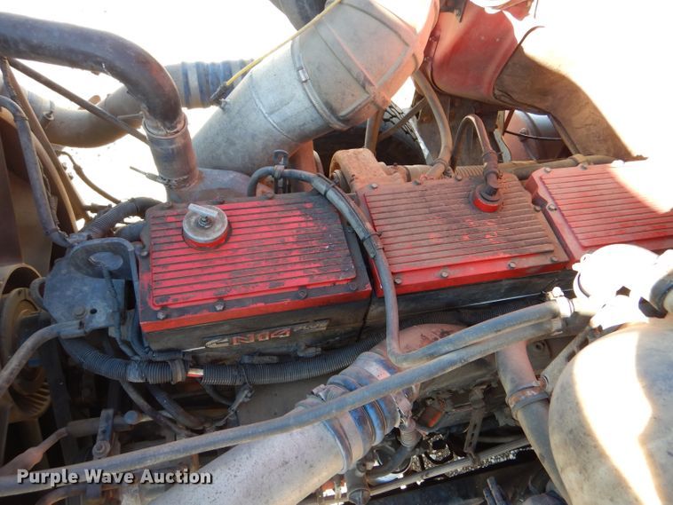 image for item IE9564 1999 Volvo ACL  winch truck