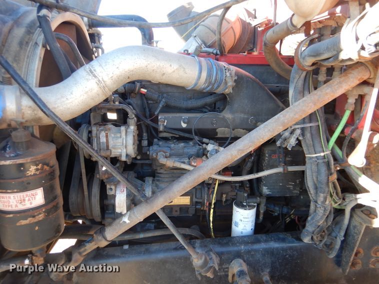 image for item IE9564 1999 Volvo ACL  winch truck