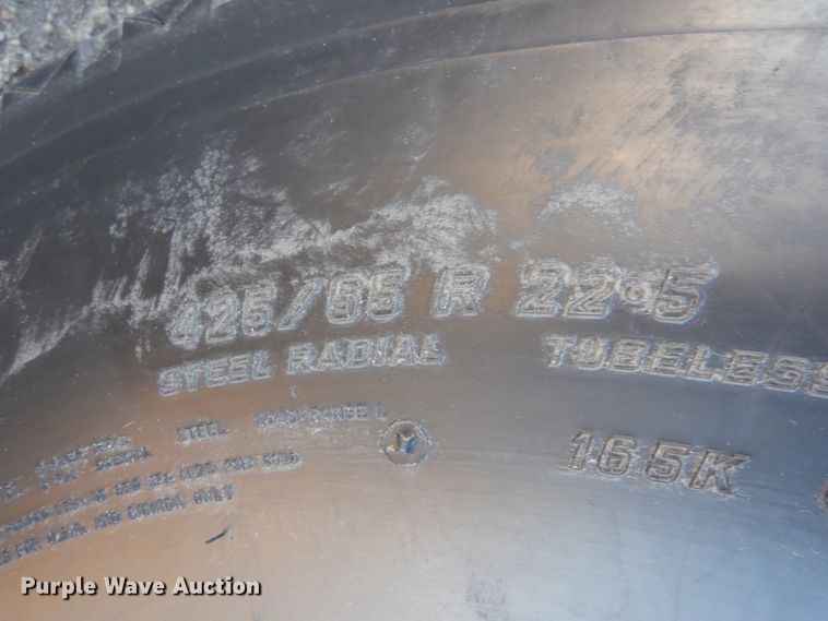 image for item IE9564 1999 Volvo ACL  winch truck