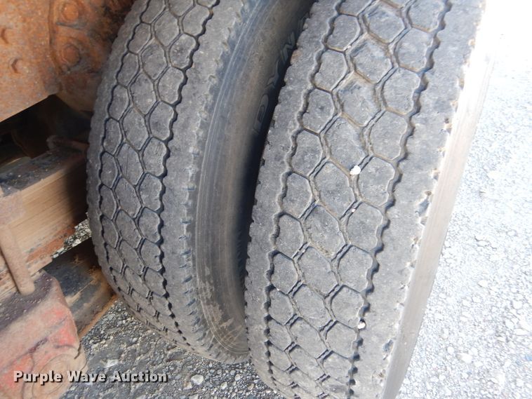 image for item IE9564 1999 Volvo ACL  winch truck