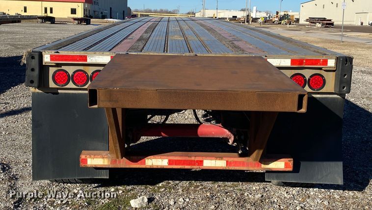 image for item IG9698 2006 Transcraft Eagle NW2  flatbed trailer