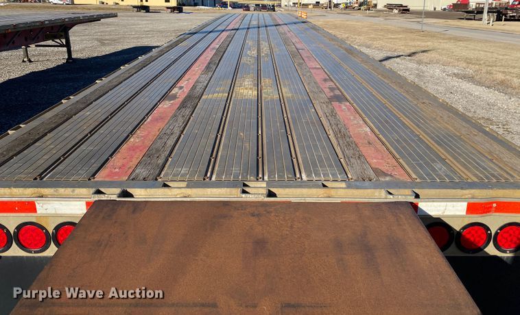 image for item IG9698 2006 Transcraft Eagle NW2  flatbed trailer