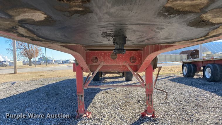 image for item IG9698 2006 Transcraft Eagle NW2  flatbed trailer