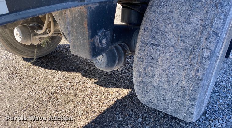 image for item IG9703 2007 Transcraft  flatbed trailer