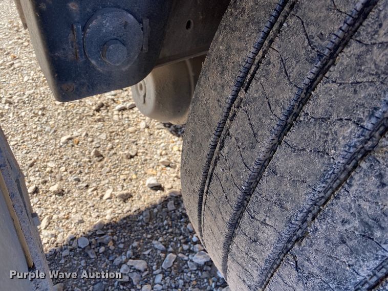 image for item IG9703 2007 Transcraft  flatbed trailer