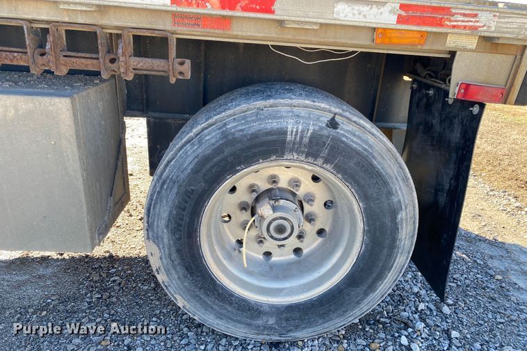 image for item IG9703 2007 Transcraft  flatbed trailer