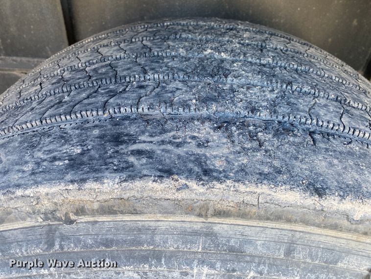 image for item IG9703 2007 Transcraft  flatbed trailer