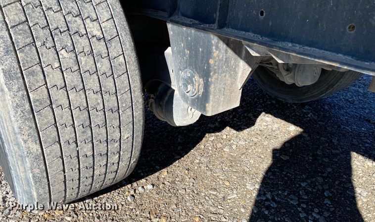 image for item IG9703 2007 Transcraft  flatbed trailer