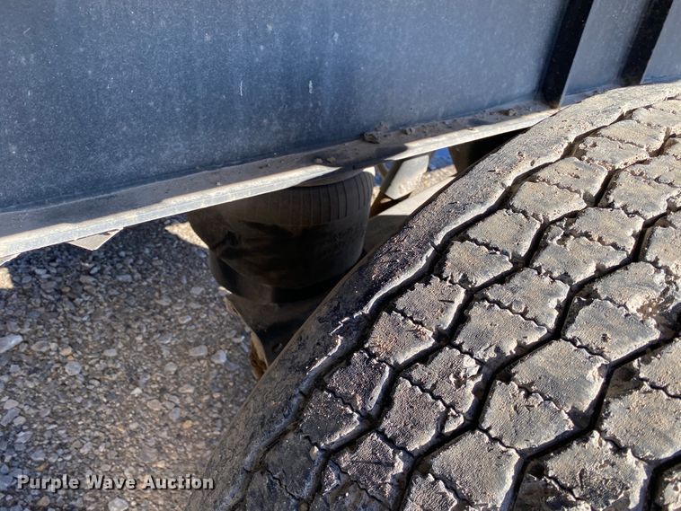 image for item IG9703 2007 Transcraft  flatbed trailer