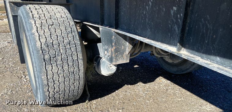 image for item IG9703 2007 Transcraft  flatbed trailer