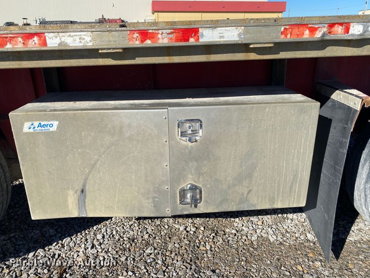 image for item IG9704 2006 Transcraft Eagle NW2  flatbed trailer