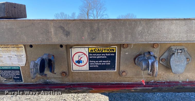 image for item IG9705 2006 Wilson CF-900  flatbed trailer