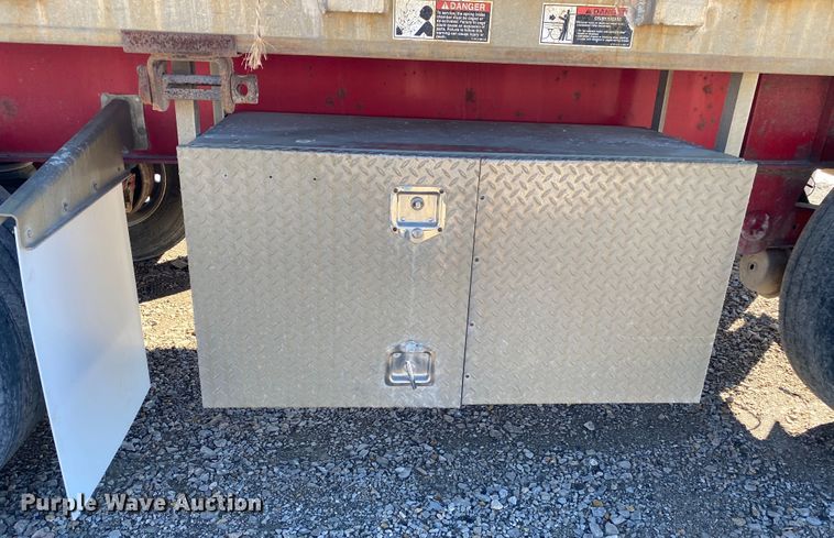 image for item IG9705 2006 Wilson CF-900  flatbed trailer