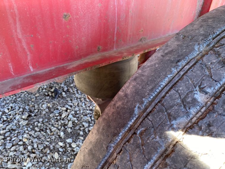 image for item IG9707 2006 Transcraft  flatbed trailer