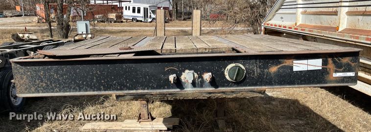 image for item IJ9694 2007 Kaufman  drop deck equipment trailer