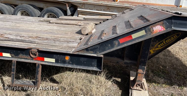 image for item IJ9694 2007 Kaufman  drop deck equipment trailer